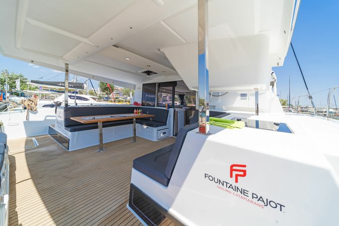Fountaine Pajot Isla 40 | Aifos