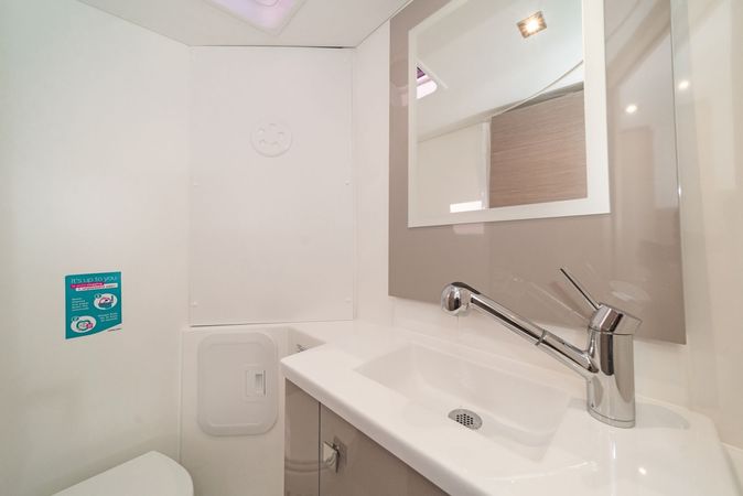 Fountaine Pajot Isla 40 | Aifos