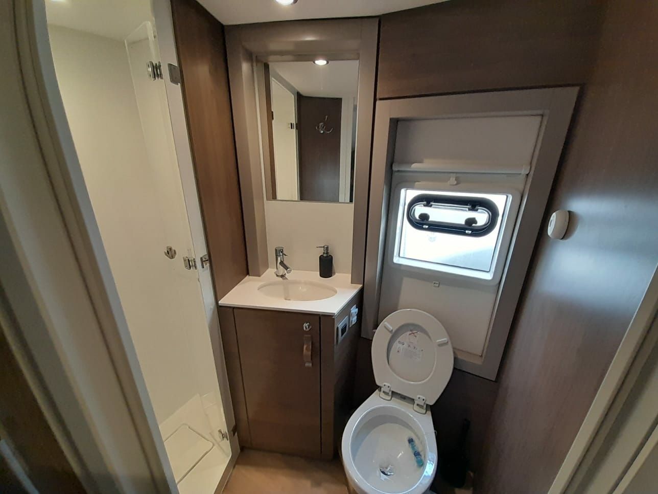 Bali 4.4 | Blue Diamond