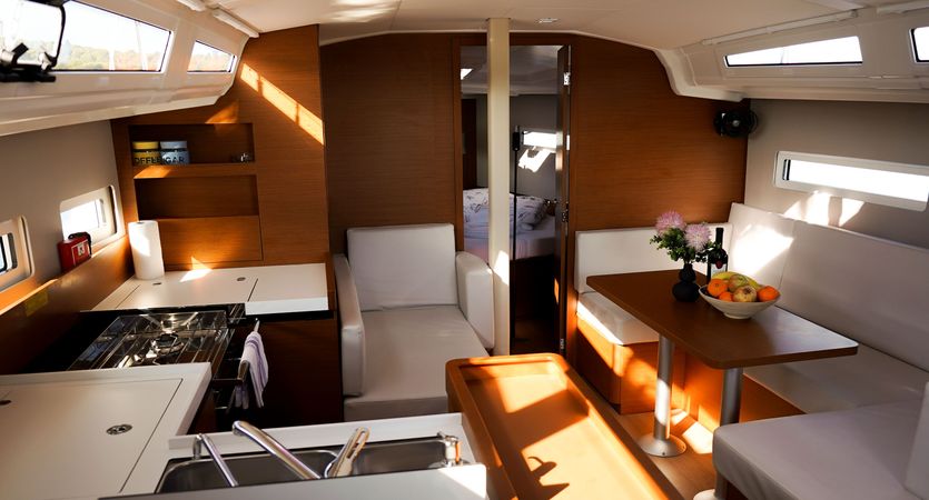 Jeanneau Sun Odyssey 410 | Kingfisher