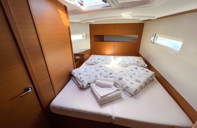Jeanneau Sun Odyssey 410 | Kingfisher