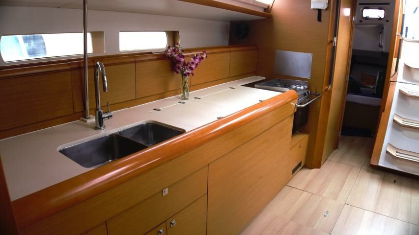 Jeanneau Sun Odyssey 469 | Aurora Belle