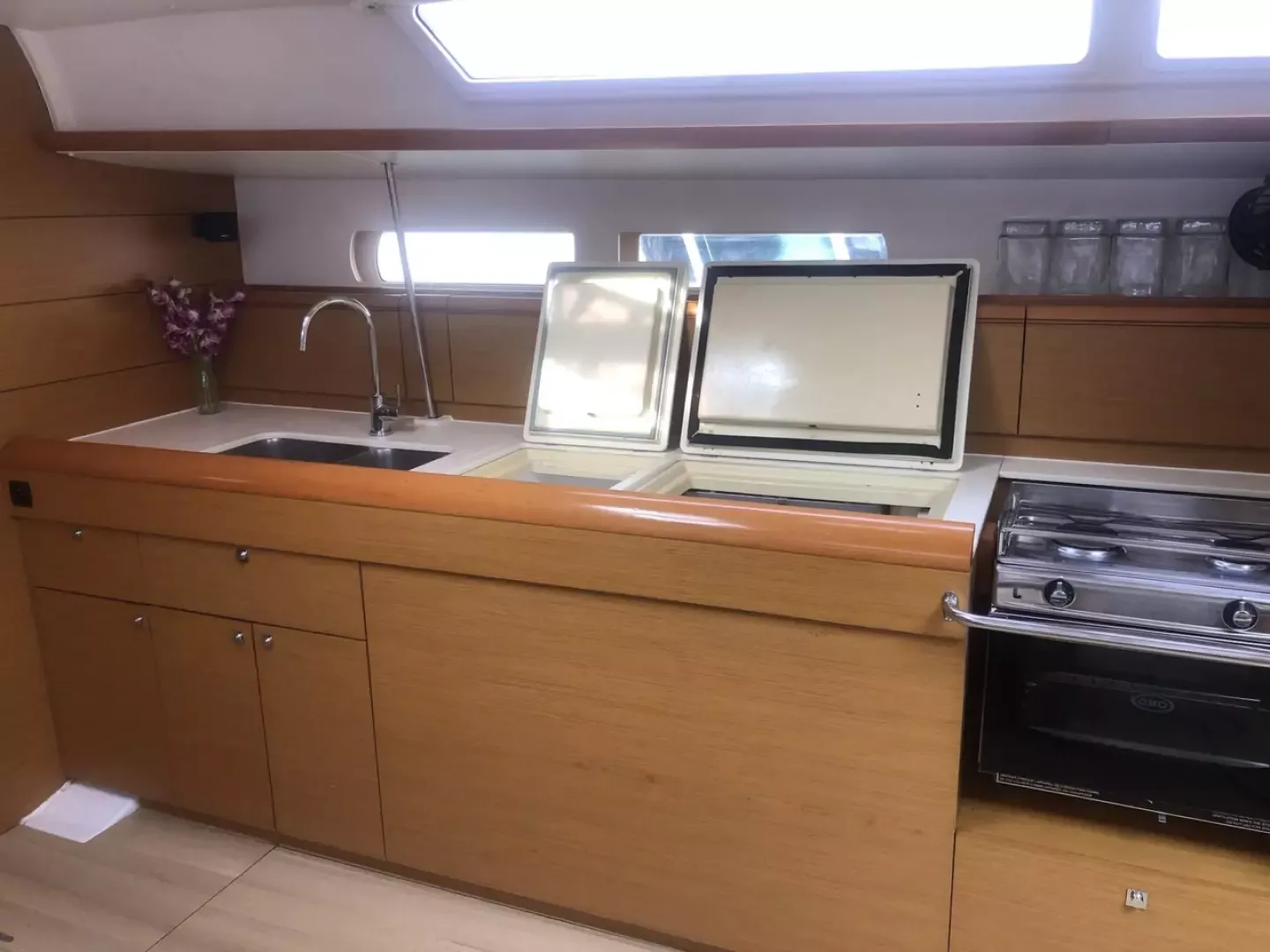Jeanneau Sun Odyssey 469 | Aurora Belle