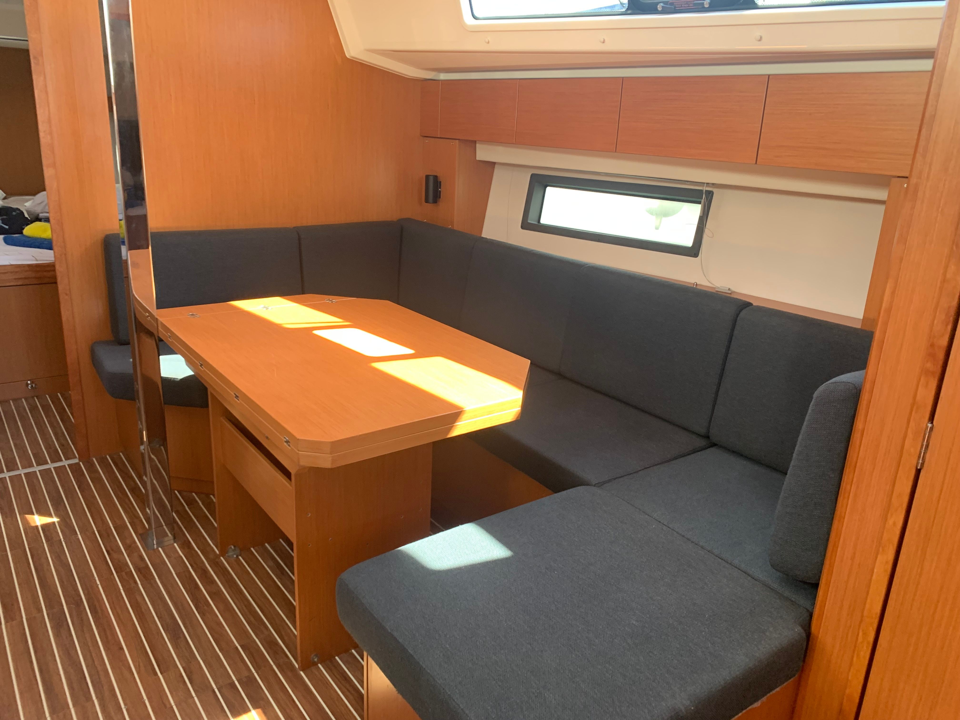 Bavaria C42 | Quick Point
