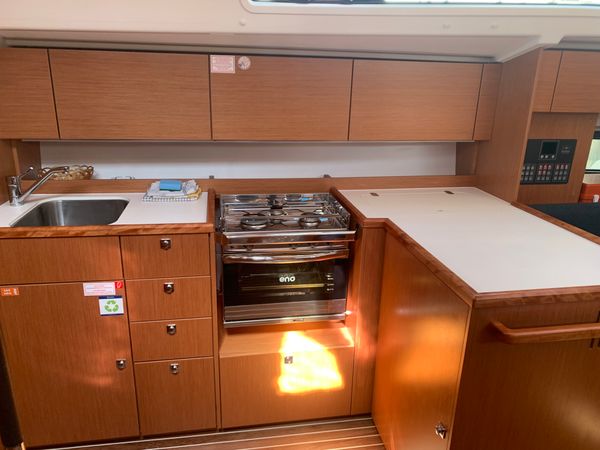 Bavaria C42 | Quick Point