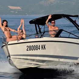 Quicksilver 675 Activ | Bowrider