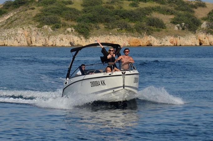 Quicksilver 675 Activ | Bowrider