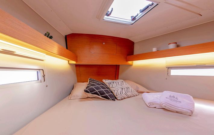 Dufour 390 | Maybe Tomorrow