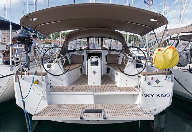 Jeanneau Sun Odyssey 410 | Sky Kiss