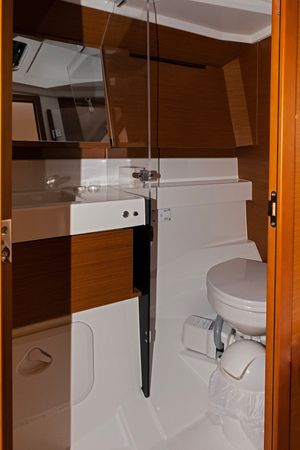 Jeanneau Sun Odyssey 410 | Sky Kiss
