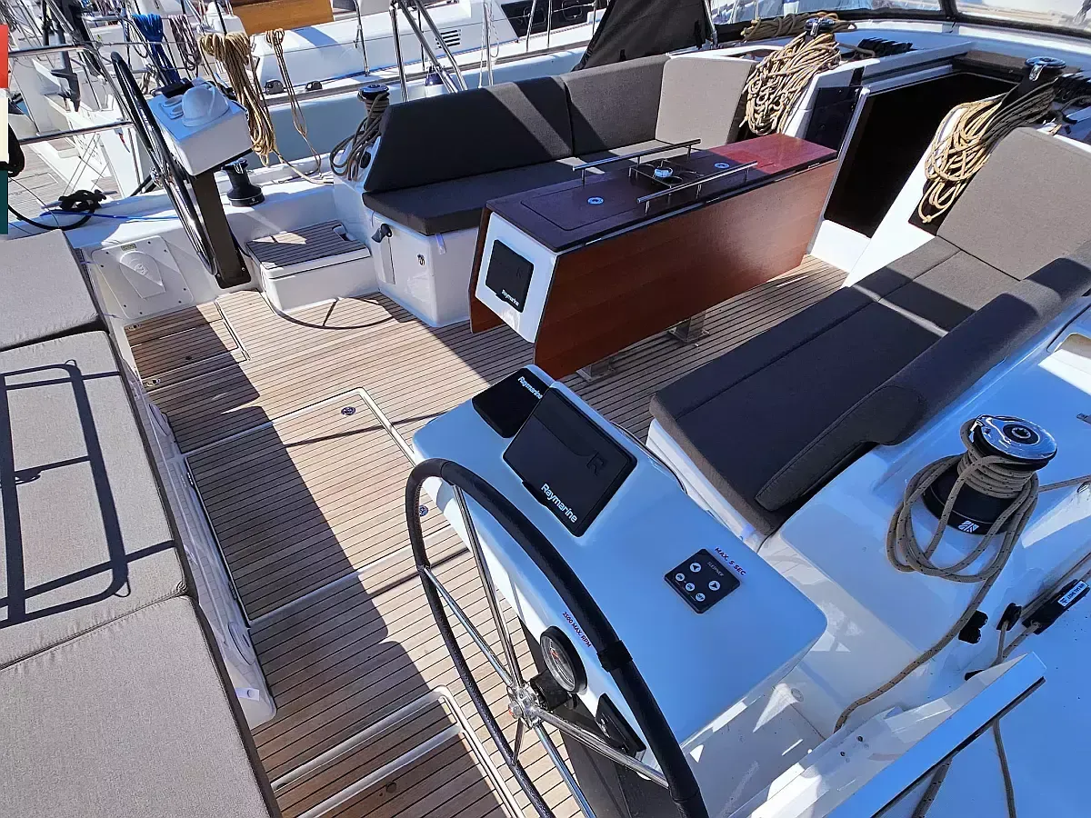 Dufour 470 | Pavana