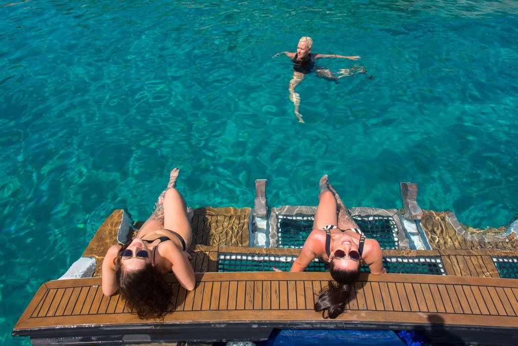 Sealine S48 | Monica