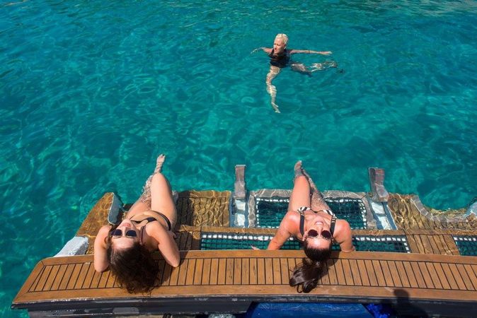 Sealine S48 | Monica