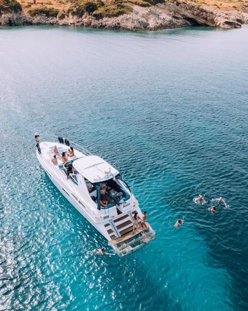 Sealine S48 | Monica