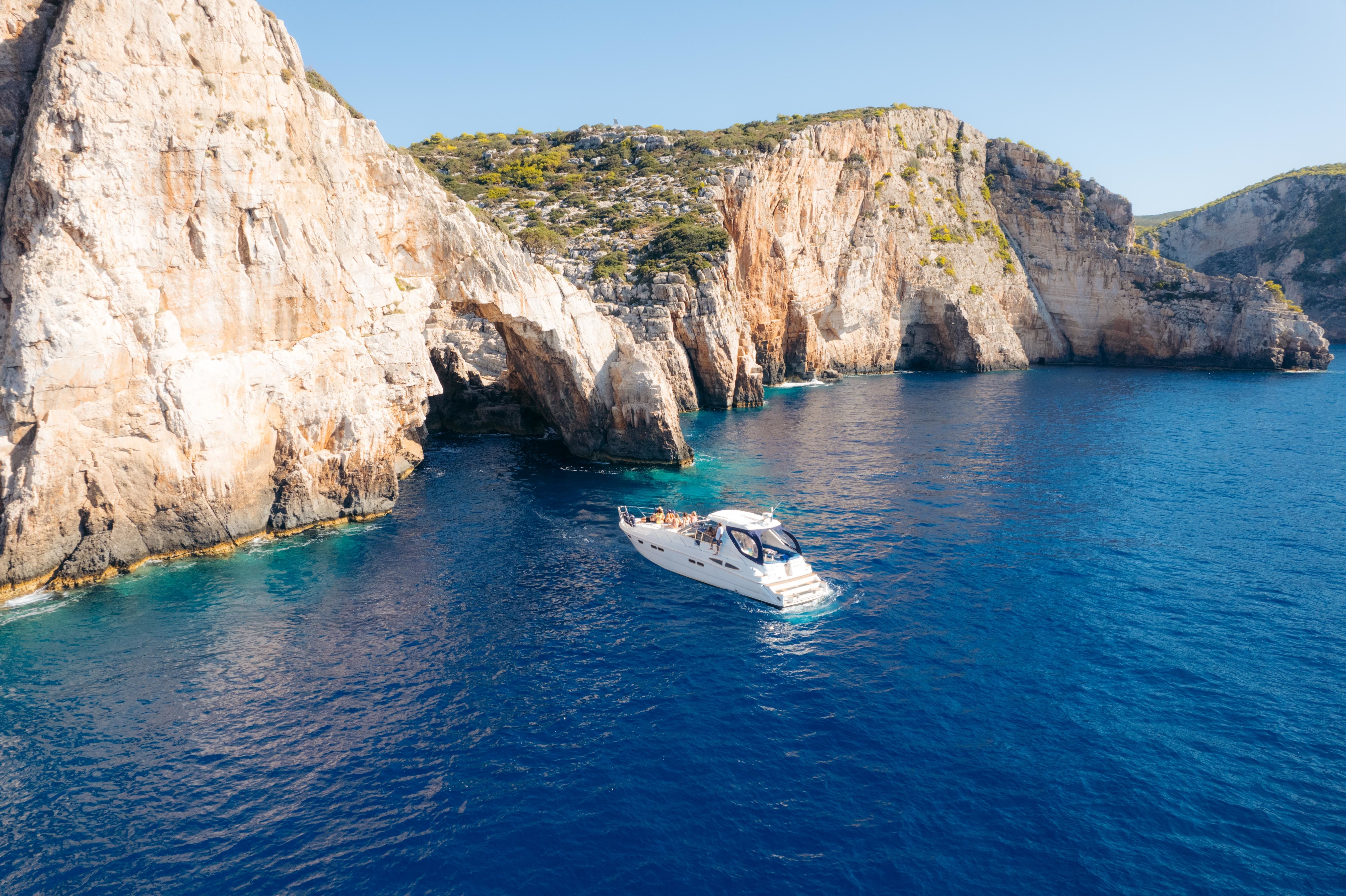 Sealine S48 | Monica