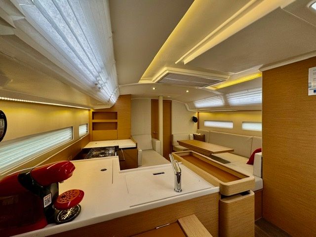 Jeanneau Sun Odyssey 410 | Lucia