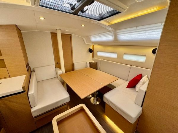 Jeanneau Sun Odyssey 410 | Lucia