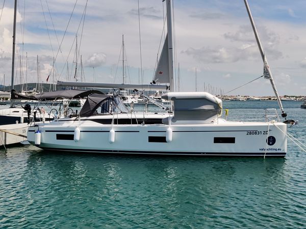 Bavaria C42 | Relax