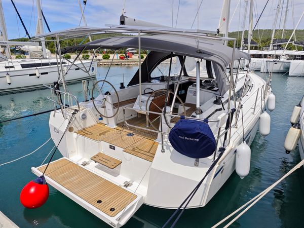 Bavaria C42 | Relax