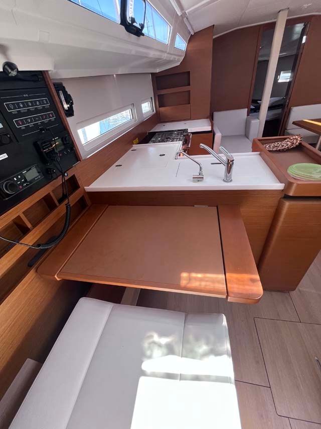 Jeanneau Sun Odyssey 410 | Tu Tamo 3