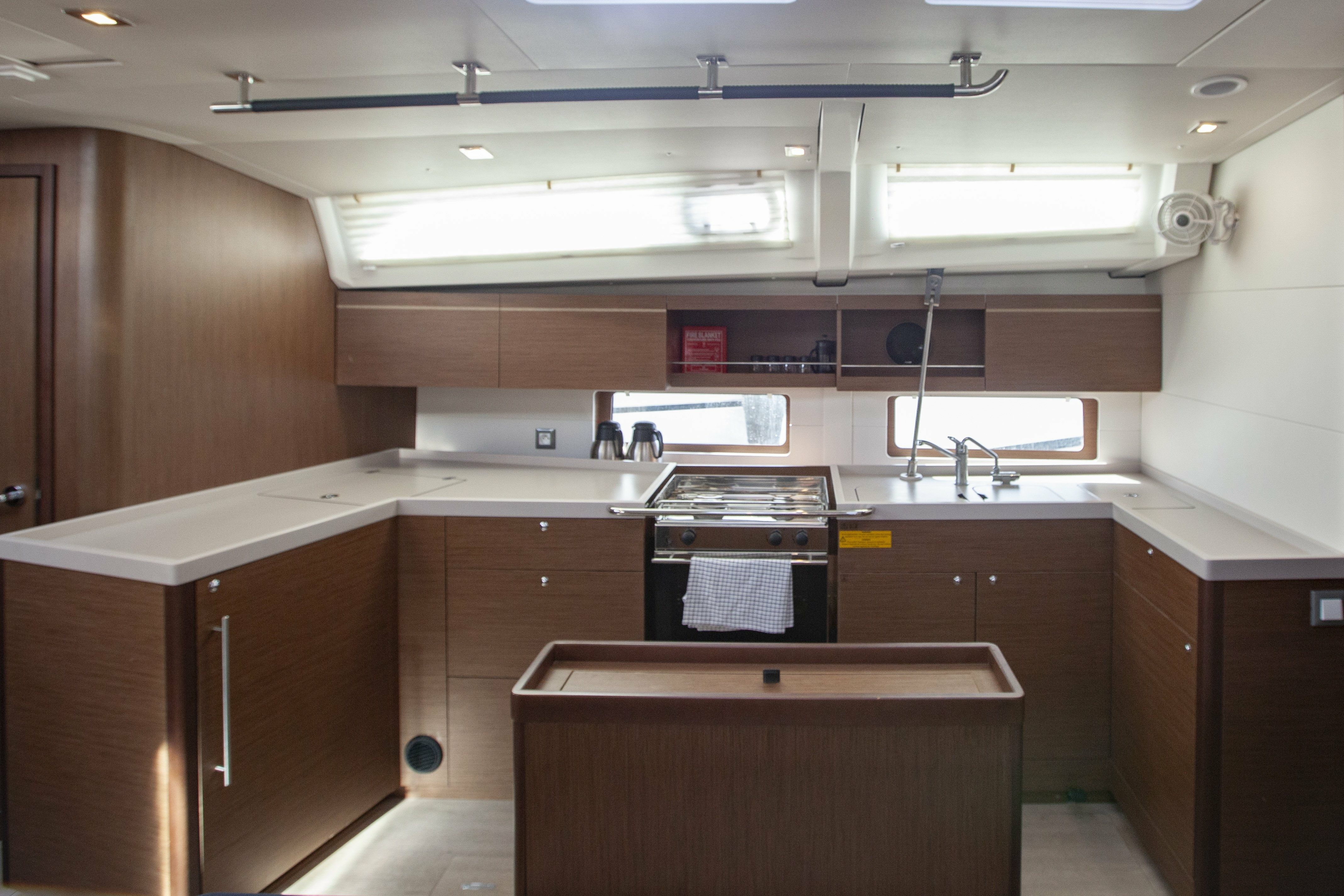 Beneteau Oceanis 46.1 | Breezy
