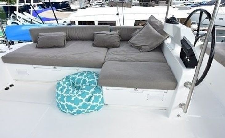 Lagoon 620 | Tiger Lily