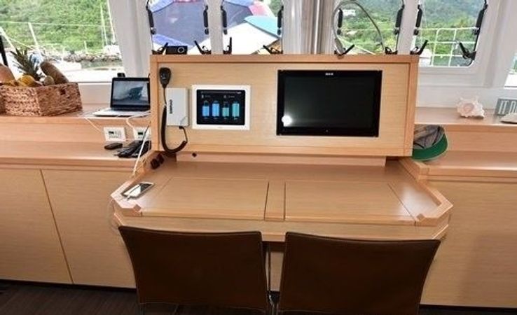 Lagoon 620 | Tiger Lily