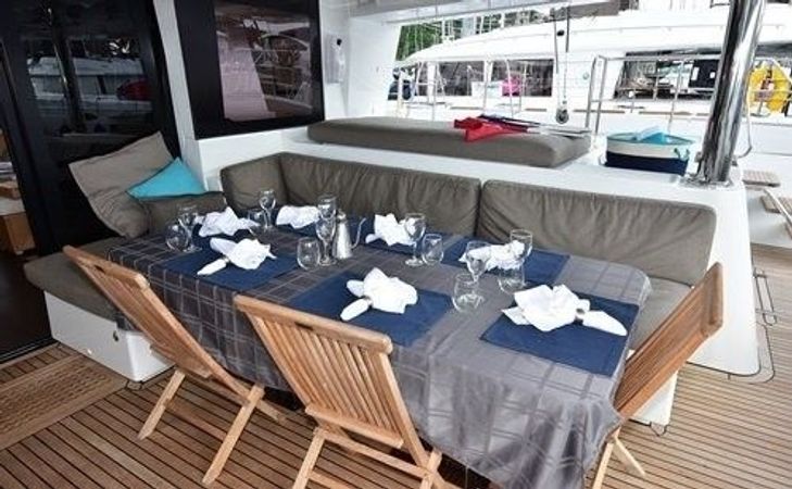 Lagoon 620 | Tiger Lily