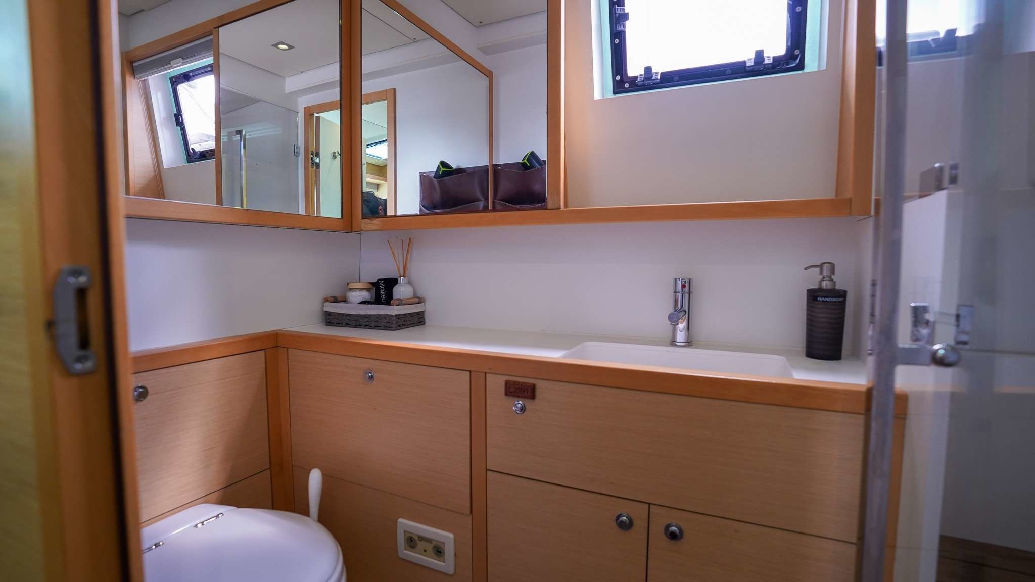 Lagoon 560 | Bluewinds