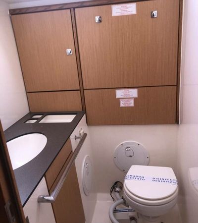 Bavaria Cruiser 46 | Amore