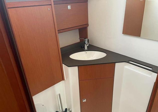 Bavaria Cruiser 46 | Amore