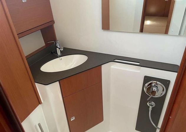 Bavaria Cruiser 46 | Amore