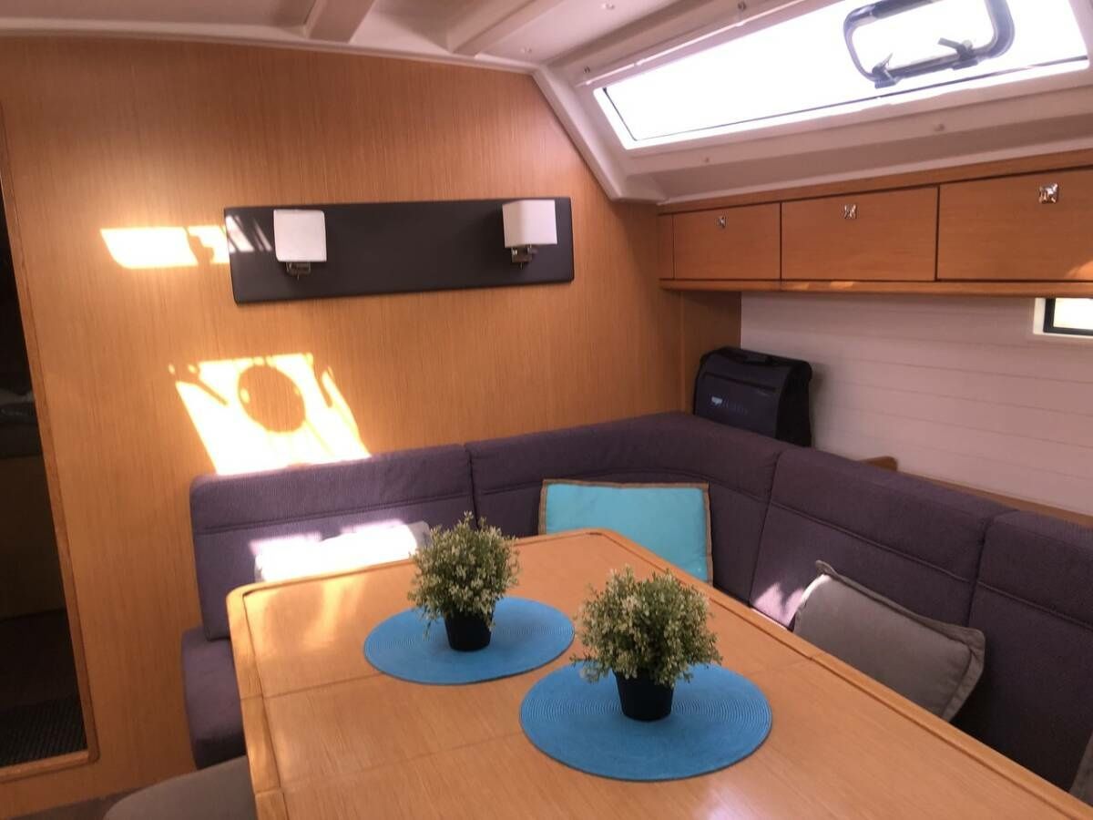 Bavaria Cruiser 46 | Amore