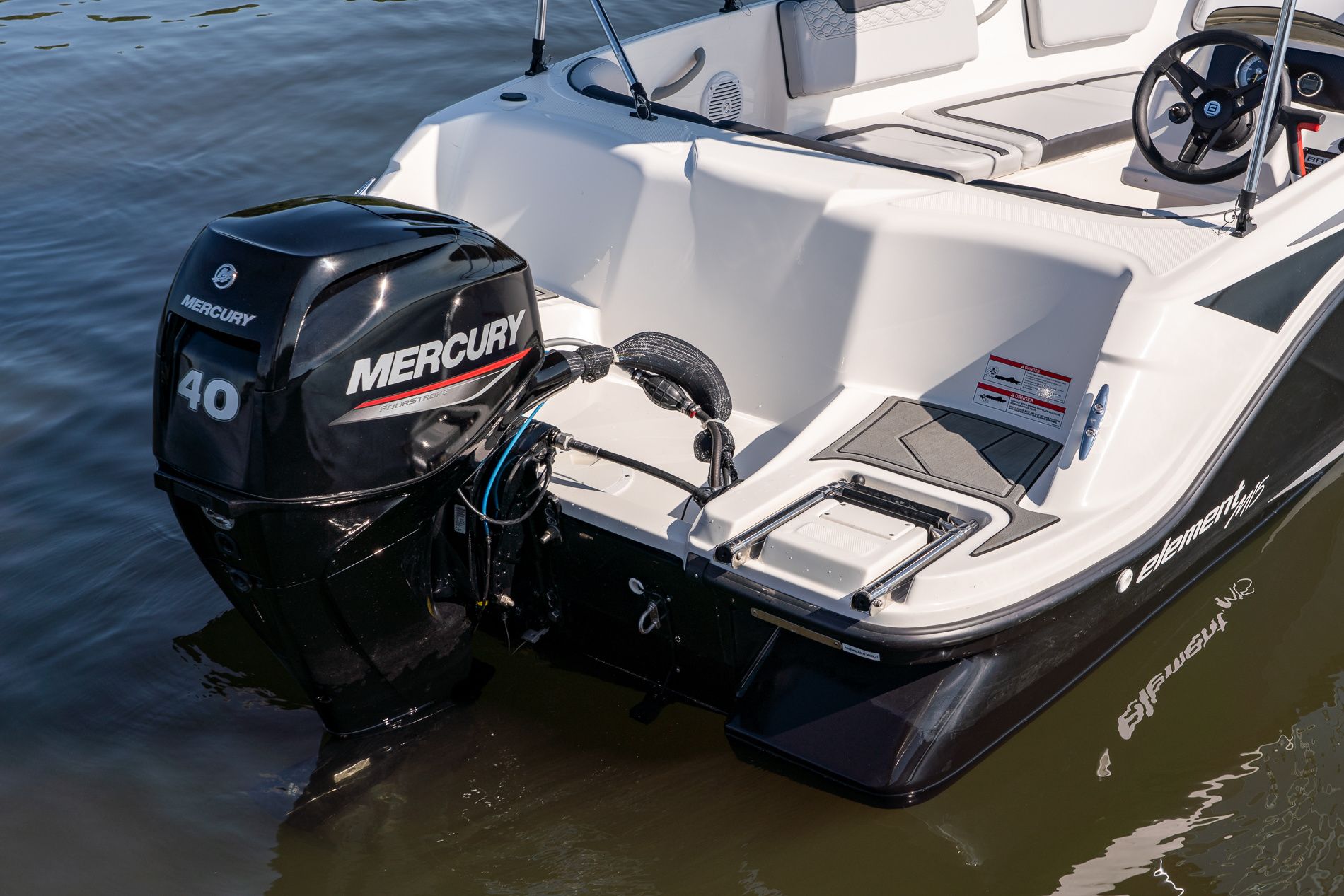Bayliner M15 | Zeus