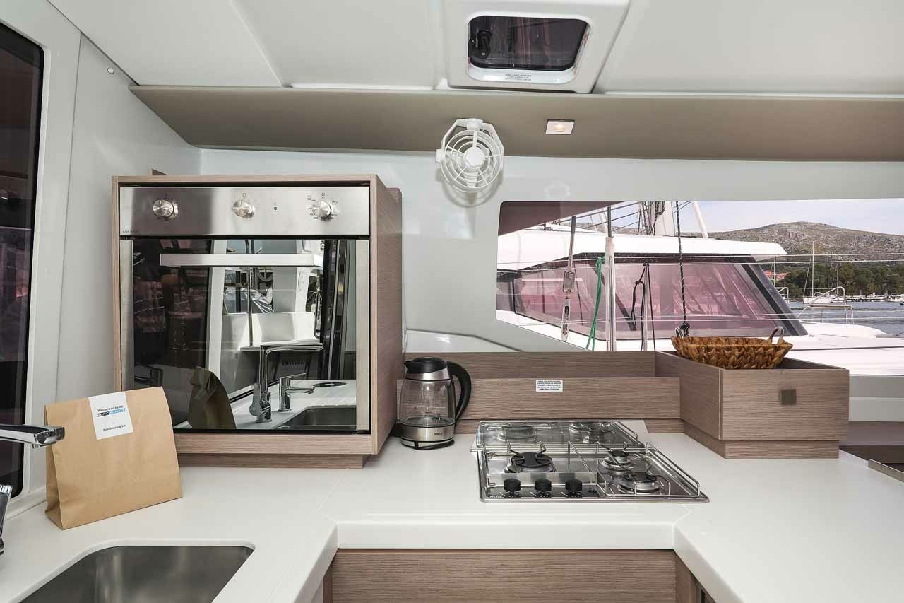 Fountaine Pajot Astrea 42 | Ariel