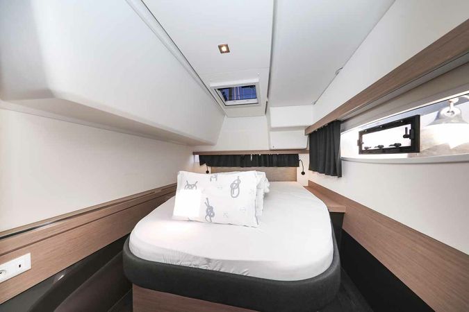 Fountaine Pajot Isla 40 | Orion