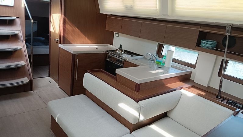Beneteau Oceanis 51.1 | Alba