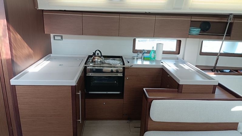 Beneteau Oceanis 51.1 | Alba