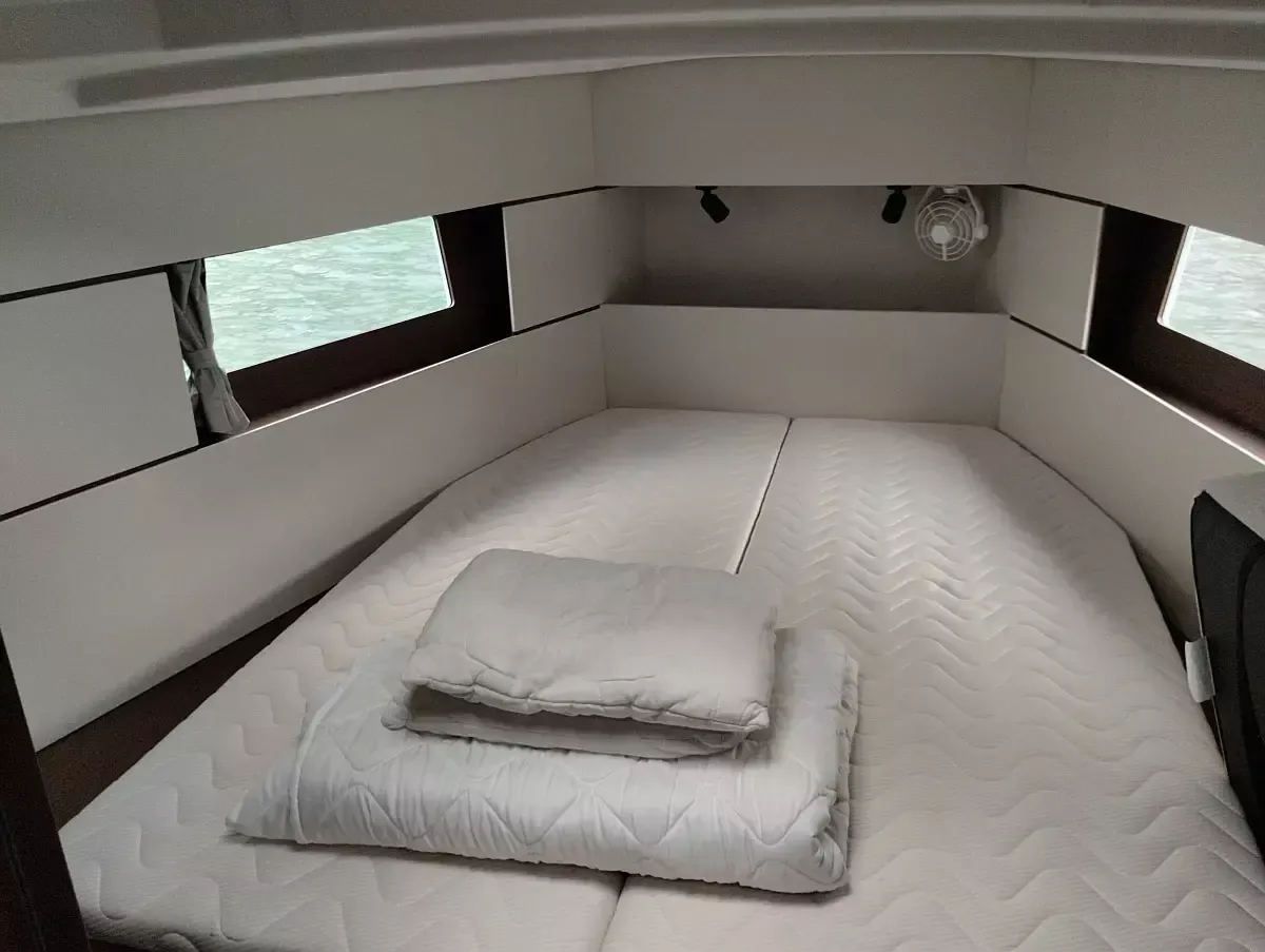 Beneteau Oceanis 38.1 | Ceja