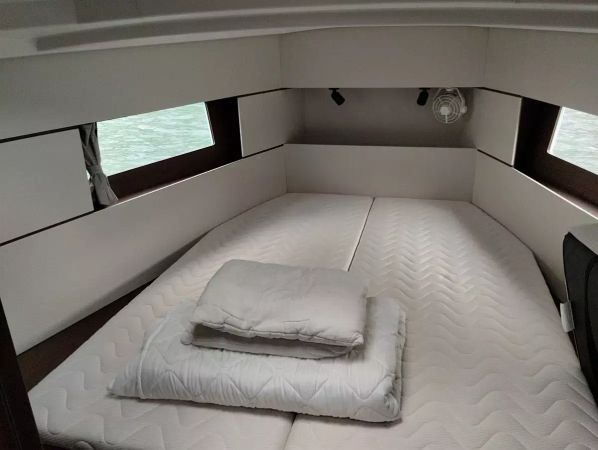 Beneteau Oceanis 38.1 | Ceja