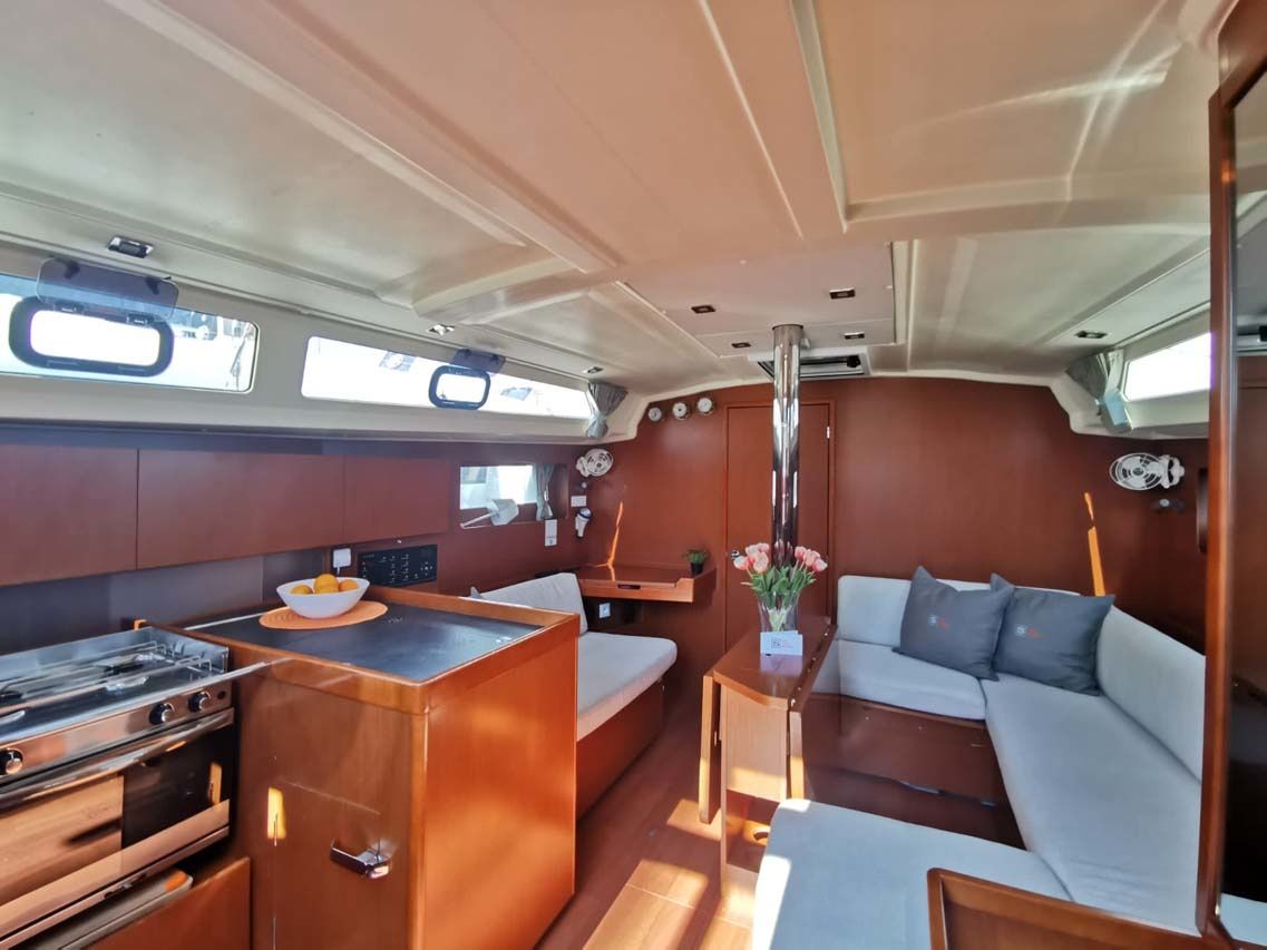 Beneteau Oceanis 41.1 | First