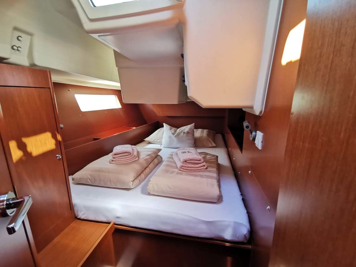 Beneteau Oceanis 41.1 | First