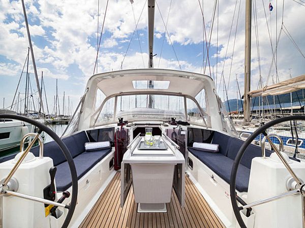 Beneteau Oceanis 41.1 | First