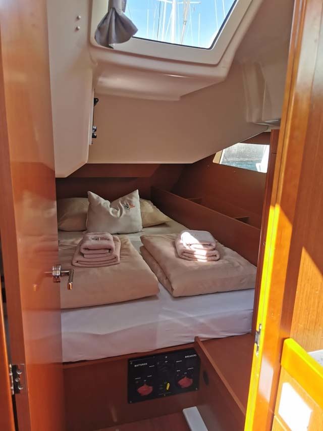 Beneteau Oceanis 41.1 | First