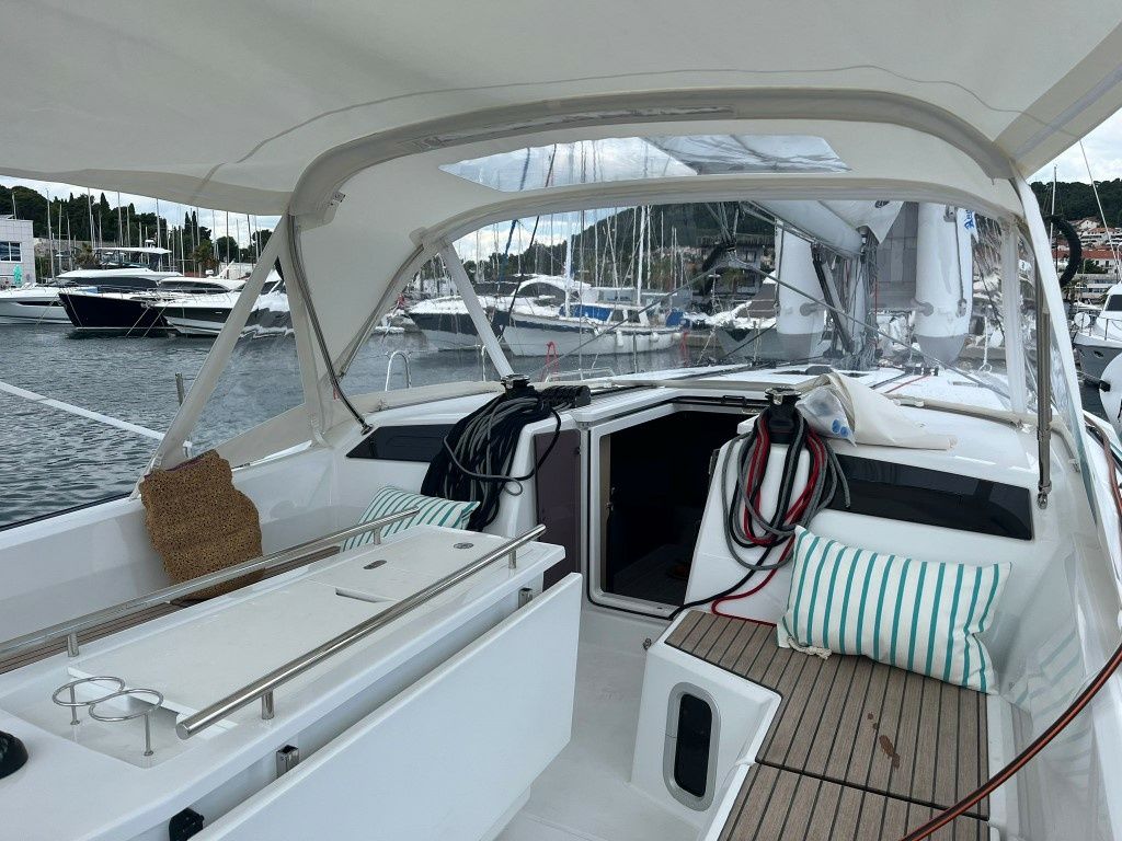 Beneteau Oceanis 40.1 | Cosmic Dancer