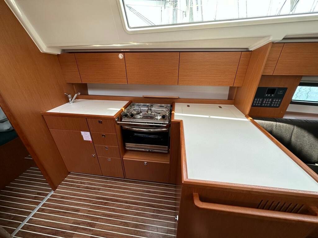 Bavaria C42 | Leopard