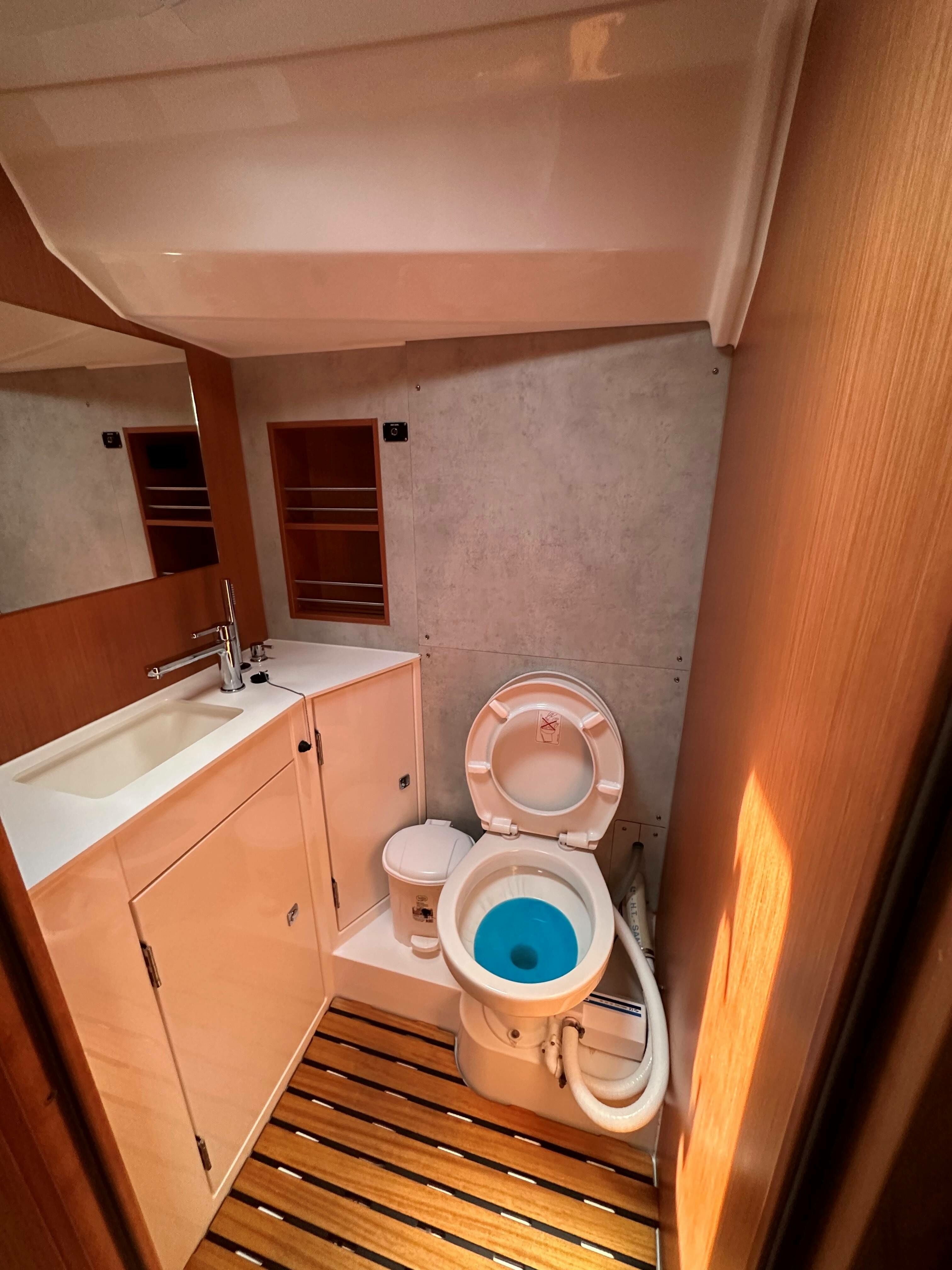 Bavaria C42 | Leopard