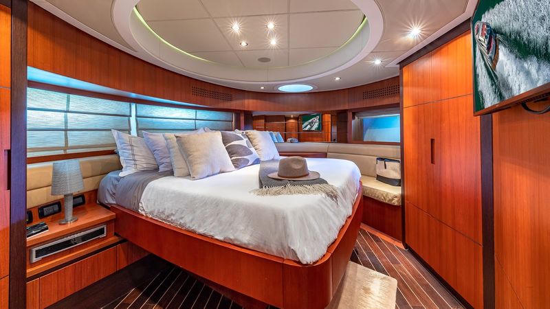 Pershing 90 | Regal