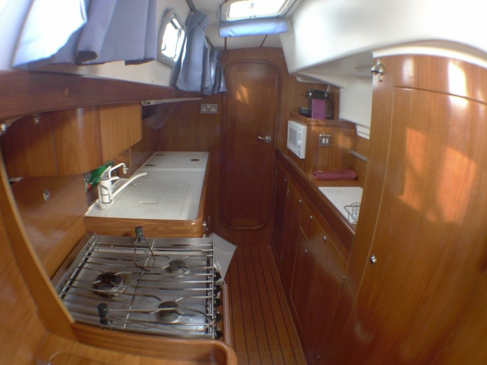 Beneteau Oceanis 440 | Candela 4