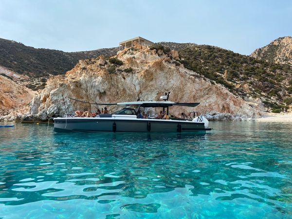 Axopar 37 Sun Top | Enigma